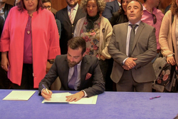 Jesús Viñuales, Cluster del Turismo de Extremadura firma la adhesión al Pacto por el Ferrocarril en Extremadura - #TrenDignoYa