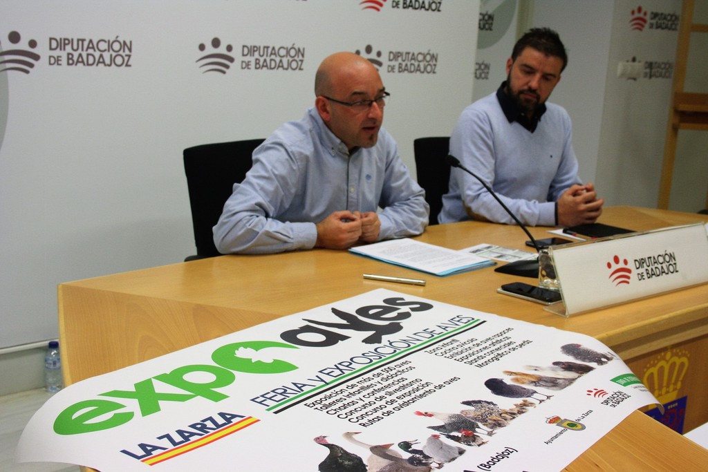 La Diputación de Badajoz participa en la feria ExpoAves de la Zarza