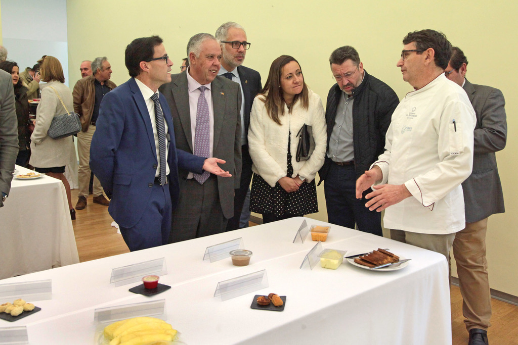 "Úmm","MM Ecológico" y "El Lagar de Casarente", premiados en la Cata-Concurso de aceites de oliva organizada por la Diputación pacense