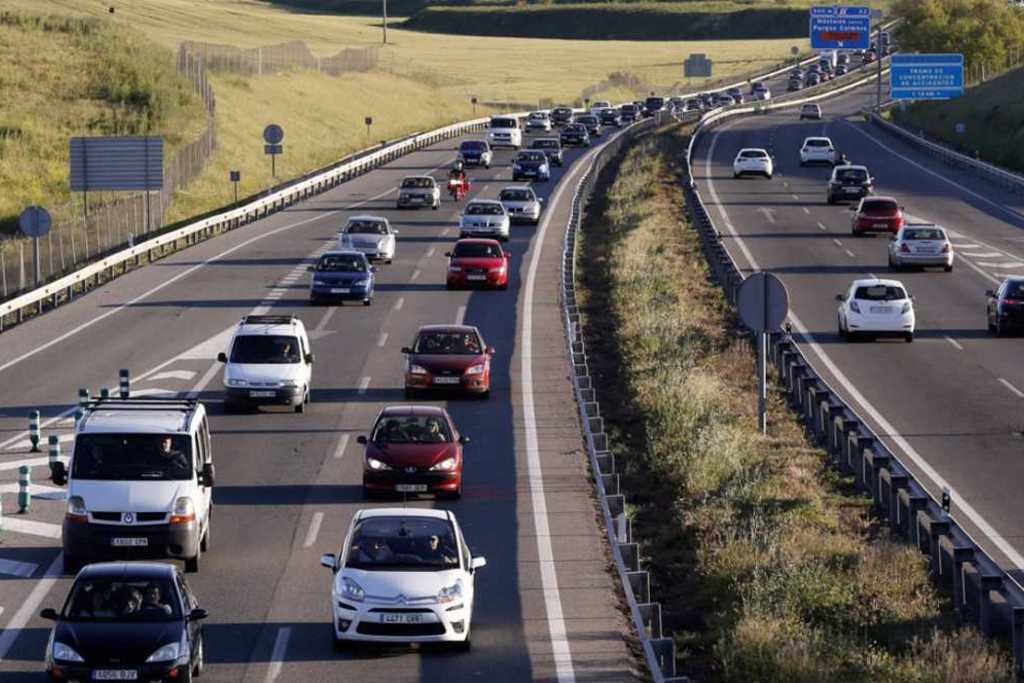 El número de fallecidos en las carreteras autonómicas se redujo a la mitad en 2018