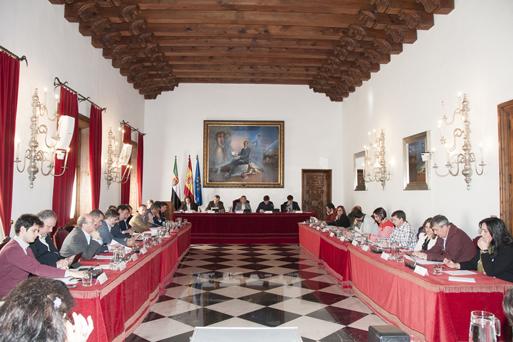 La Diputación de Cáceres aprueba por unanimidad casi 1 millón de euros para los GAL, REDEX y las Denominaciones de Origen e IGPs