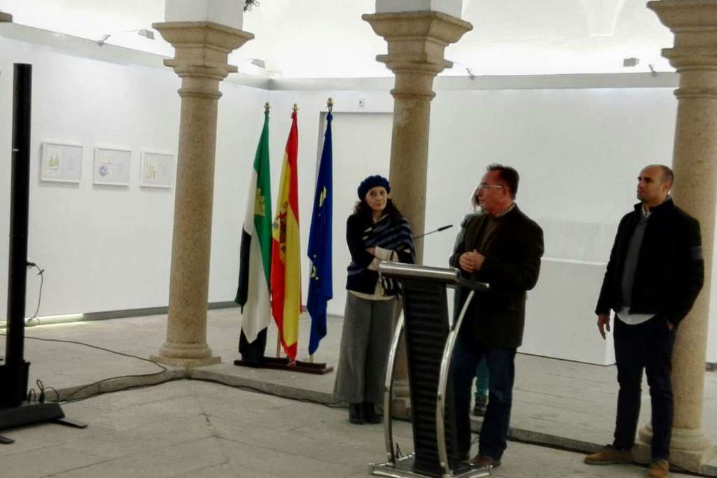 La muestra ‘Daena’ aúna la obra poética de Félix Grande y las ilustraciones de Pilar Molinos e inaugura el circuito de exposiciones