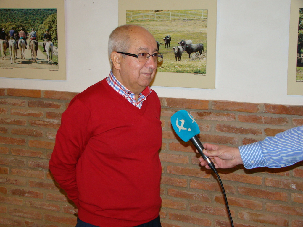 Canal Extremadura entrevistando a José María Ballester