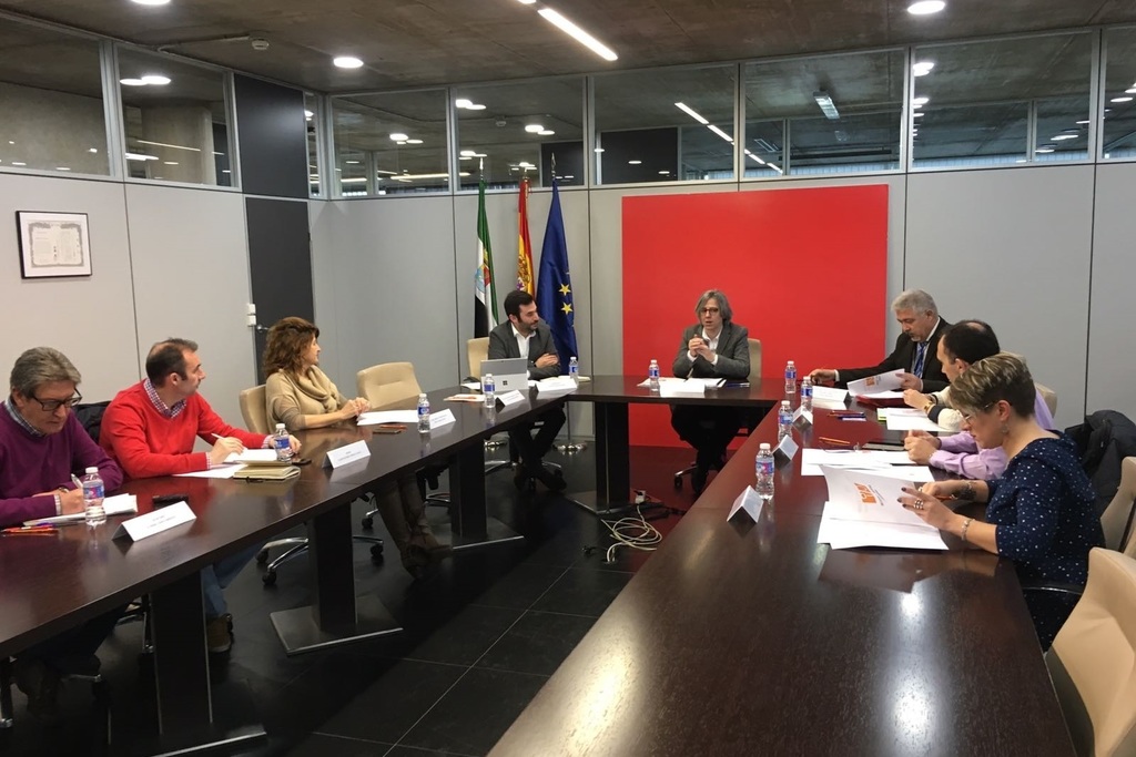 La consejera de Cultura e Igualdad preside el Consejo de Dirección del Instituto de la Juventud de Extremadura