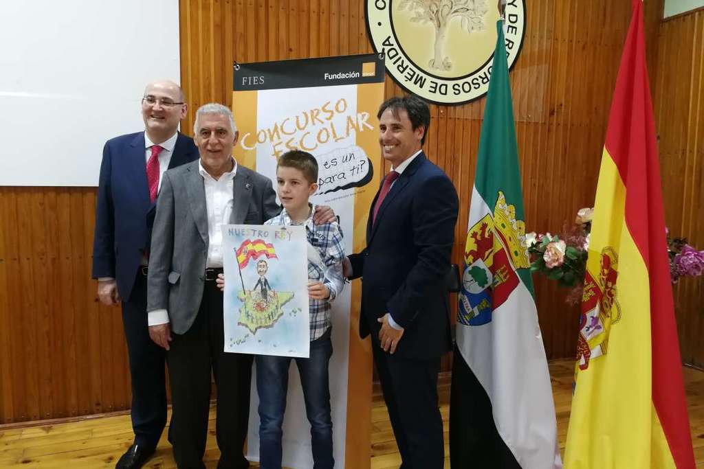 El alumno Adrián González, del IES ‘Ágora’ de Cáceres, gana la 37ª edición del concurso escolar ‘¿Qué es un Rey para ti?’ en Extremadura