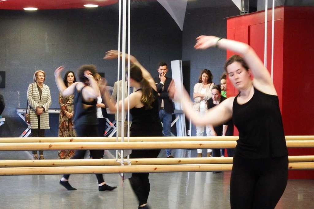 La consejera de Educación anuncia la creación del primer Conservatorio Profesional de Danza, que iniciará su andadura el próximo curso
