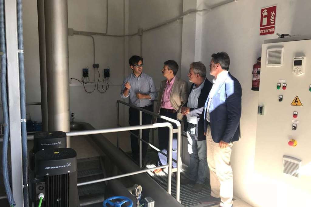 El consejero Navarro visita las obras de mejora de abastecimiento de agua en Santibáñez el Bajo