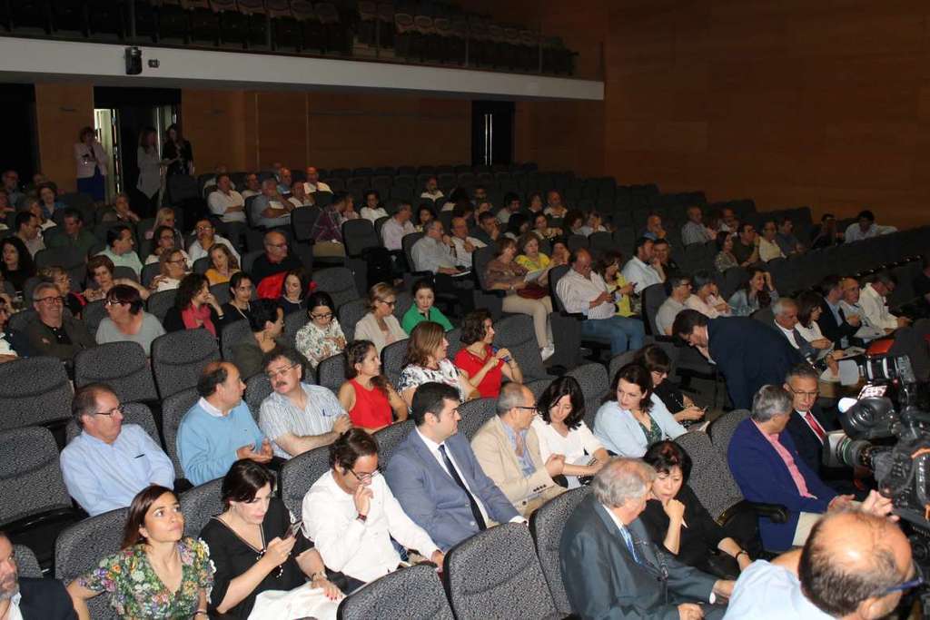 Vergeles apuesta por mejorar la excelencia de la red de Atención Primaria de Extremadura
