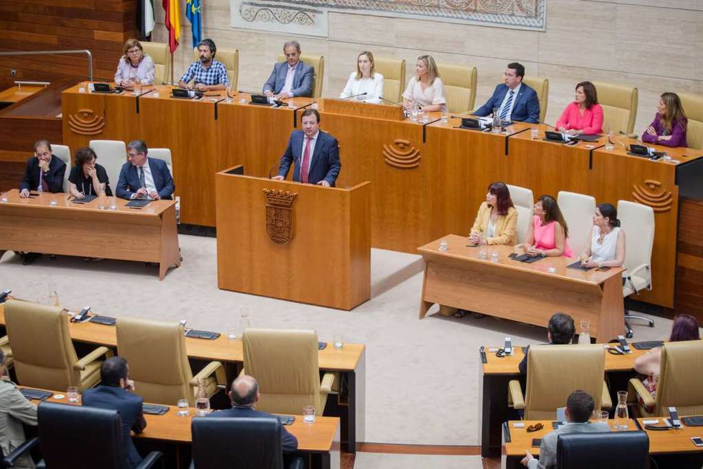 El presidente de la Junta de Extremadura afirma que los gestos en política también son necesarios