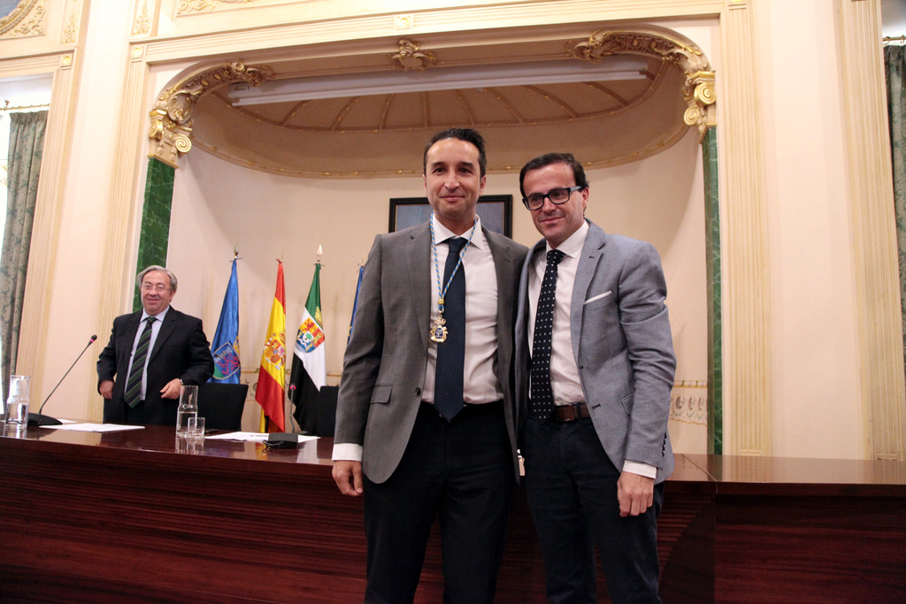 Ricardo Cabezas toma posesión de su escaño como diputado provincial de Badajoz