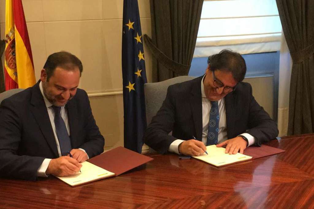 Extremadura firma el Plan Estatal de Vivienda esperando mayor sensibilidad del nuevo Gobierno