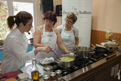 Showcooking - cocina en directo de Escuela de Cocina Emoción en Ebullición Culinary Center en Palomero 6