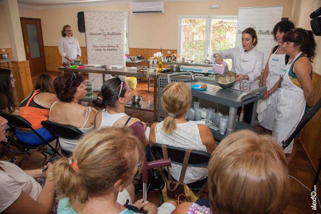 Showcooking - cocina en directo de Escuela de Cocina Emoción en Ebullición Culinary Center en Palomero 25