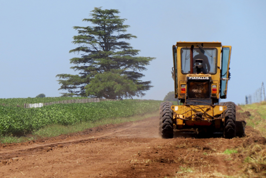 Contratación de obras de acondicionamiento y mejora de caminos rurales