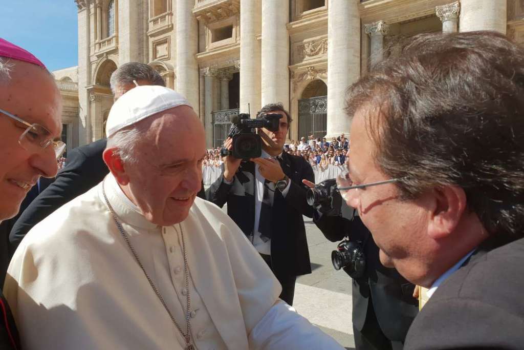 Fernández Vara pide al papa Francisco que Guadalupe dependa de la Provincia Eclesiástica de Extremadura