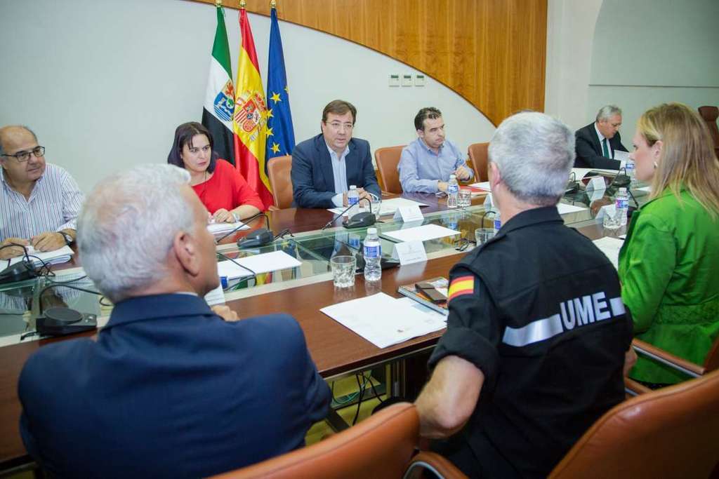 Junta de Extremadura y Delegación del Gobierno anuncian un plan estratégico para erradicar el camalote del río Guadiana