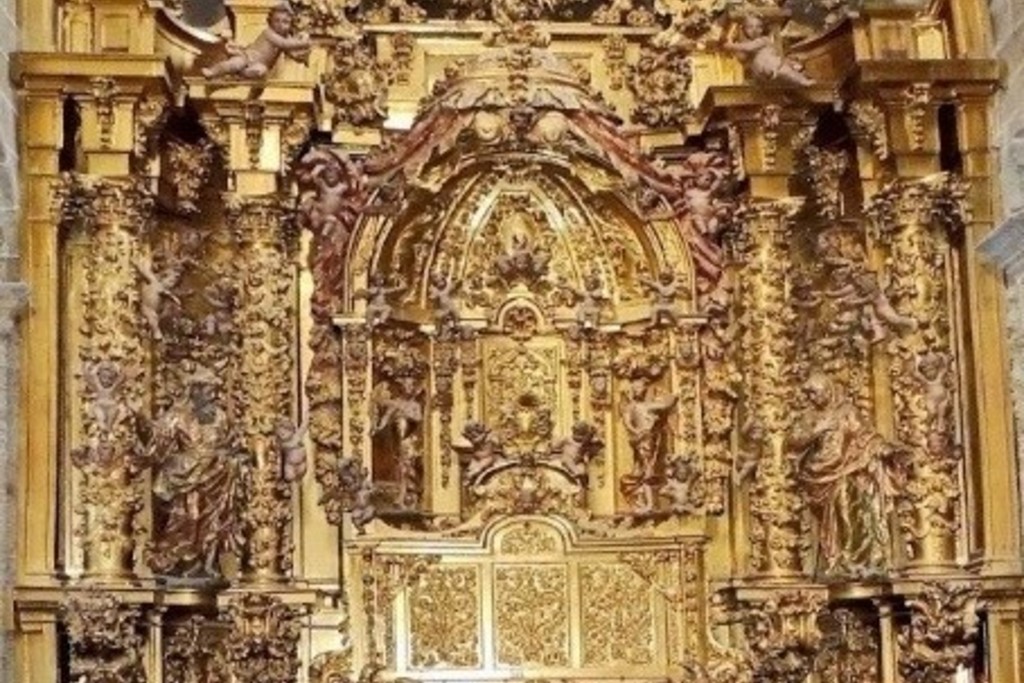 La Junta de Extremadura acomete los trabajos de restauración del retablo de la Asunción de la Catedral de Plasencia