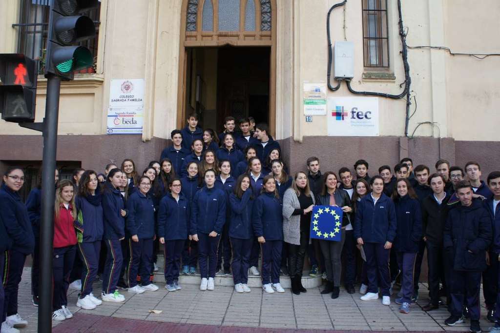 La directora general de Acción Exterior participa en la entrega al colegio ‘Sagrada Familia’ de Badajoz del título de ‘Escuela Embajadora Europea’