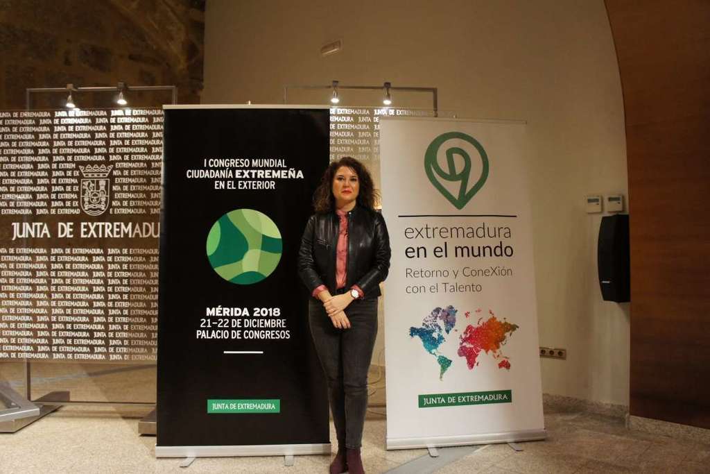 La directora general de Acción Exterior, Rosa Balas, presenta el programa del I Congreso de la Ciudadanía Extremeña en el Exterior