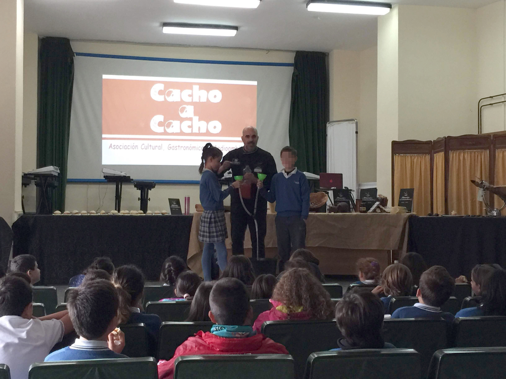 05-11-2018 Extremadura Cacho a Cacho en el Colegio Sopeña Badajoz