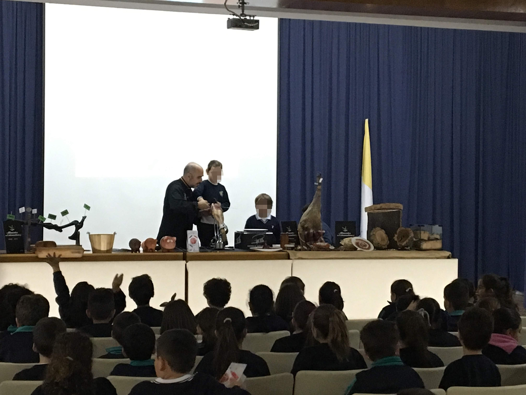 23-11-2018 Extremadura Cacho a Cacho en el colegio Santa Teresa de Badajoz