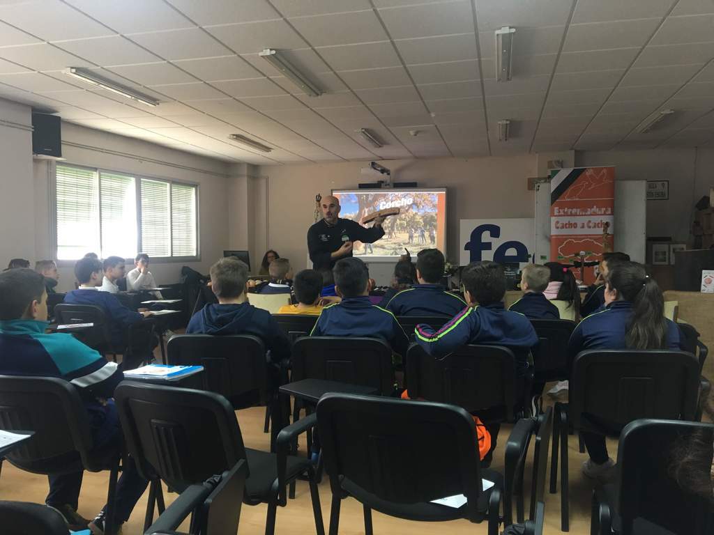 27-11-2018 Extremadura Cacho a Cacho en el colegio Ntra. Sra. de la Asunción (Badajoz)