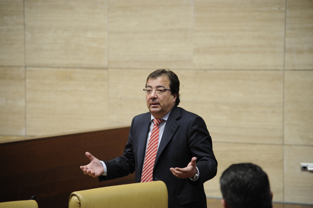 Fernández Vara insiste en que la sanidad pública precisa recursos para garantizar su viabilidad y sostenibilidad