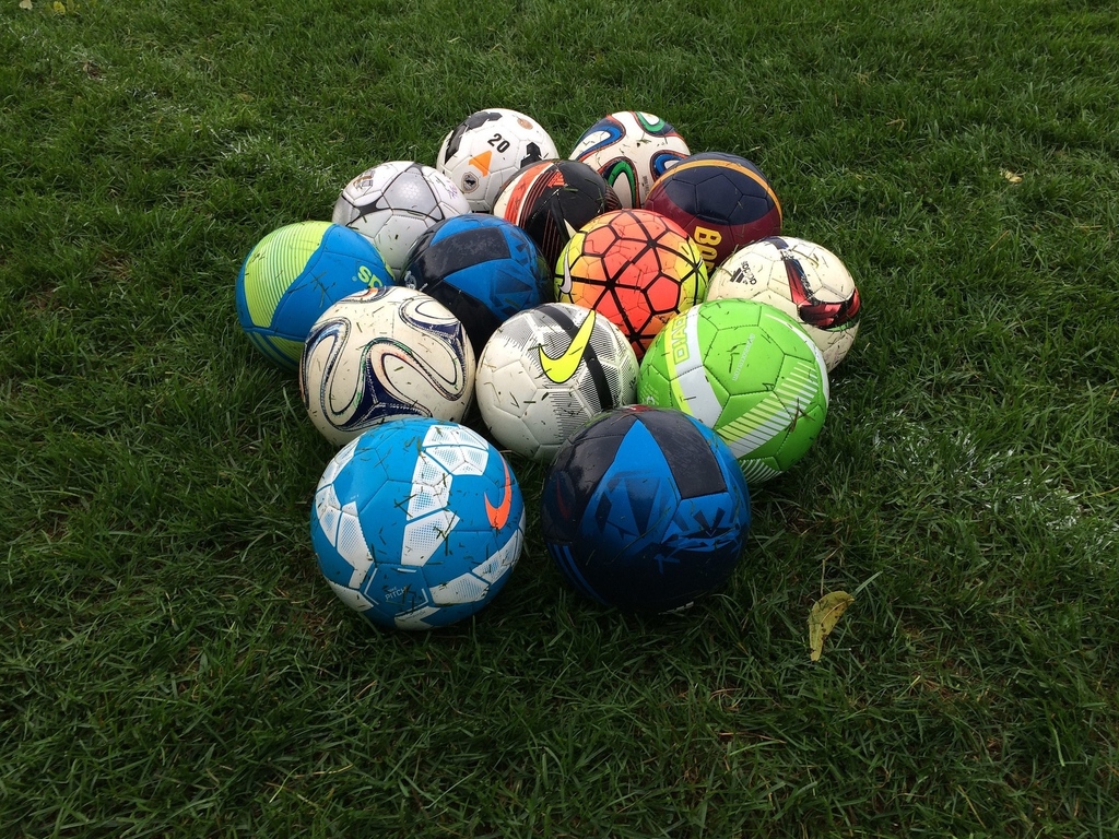 Balones de fútbol_deportes