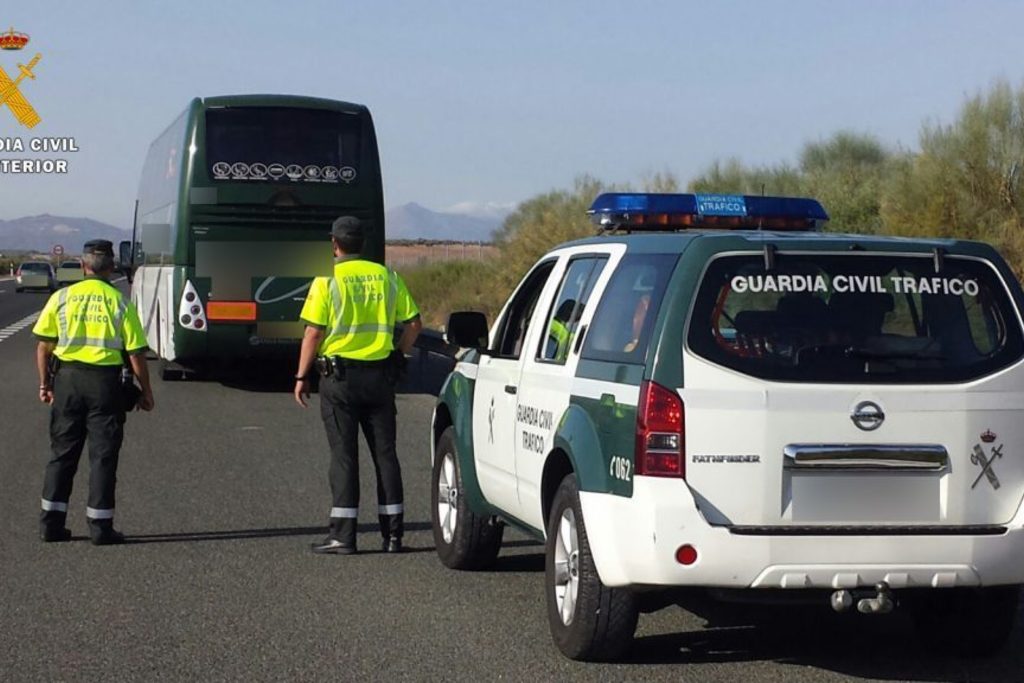 La Guardia Civil investigó a tres personas por varios delitos contra la Seguridad Vial