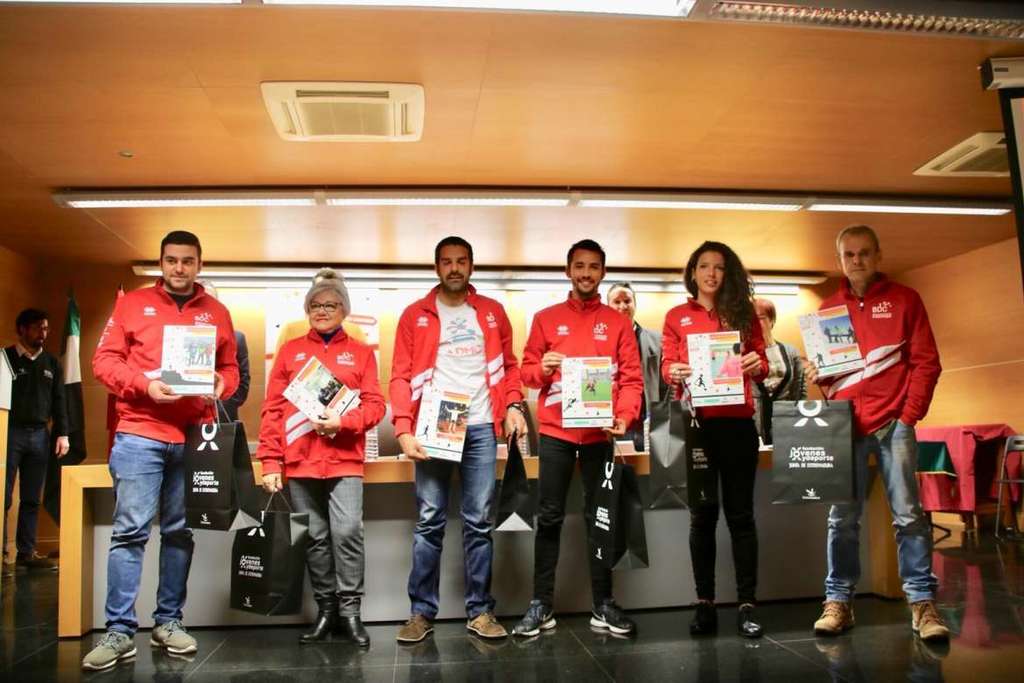 Leire Iglesias entrega las becas deportivas Diputación Contigo de la Fundación Jóvenes y Deporte