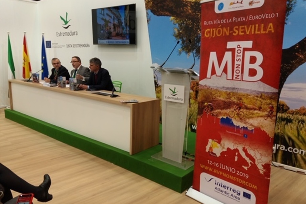 Extremadura expone en FITUR su estrategia en cicloturismo para ser una referencia en Europa