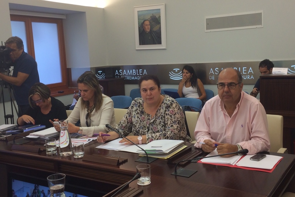García Bernal propone un pacto por la sanidad animal y anuncia nuevo modelo forestal y nueva Ley del Suelo