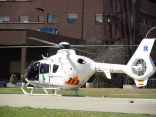 Helicóptero en el Hospital Infanta Cristina.