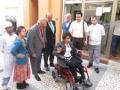 
	Una churrería de Badajoz dona una silla de ruedas motorizada para favorecer el turismo a las personas con discapacidad
