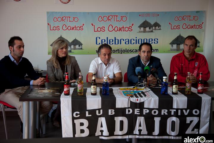 Rueda de prensa realizada por los directivos del CB.Badajoz en Karting de Talavera