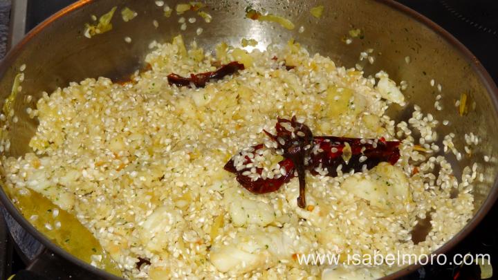 arroz meloso con migas de bacalao. Extremadura.