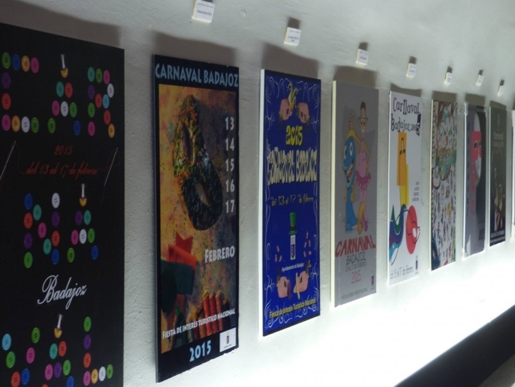 Exposición de los carteles presentados al concurso de Carnaval 2015 - Badajoz
