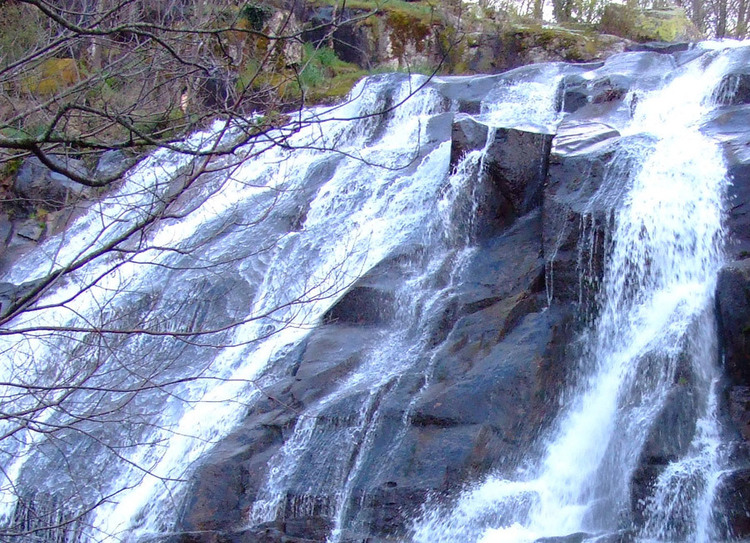 Normal ruta senderista las cuatro cascadas otonada 2015