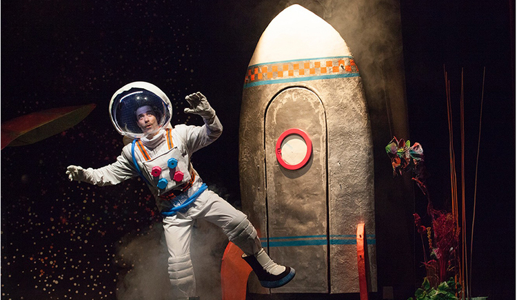 Normal teatro infantil el astronauta badajoz 50