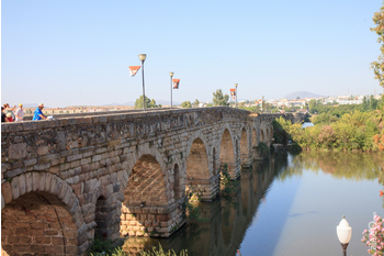 Normal puente romano en merida