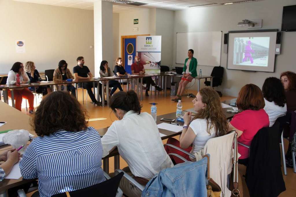 Representantes de las Unidades de Igualdad de Extremadura abordan los principales contenidos de la Guía de indicadores de género
