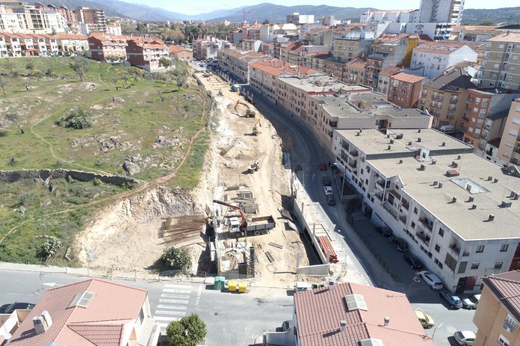El 21 de mayo se reanudan las obras del aparcamiento de la calle Velázquez de Plasencia