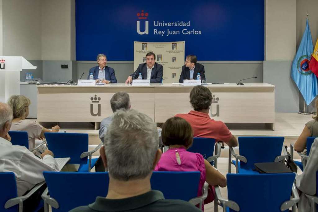 El presidente de la Junta aborda el estado de las autonomías y la situación política actual en un curso de verano en Madrid