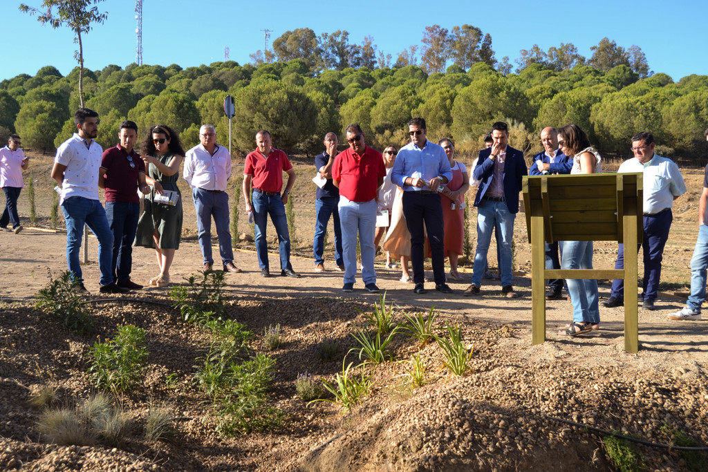 La Diputación de Badajoz crea en Valverde de Leganés el primer jardín adaptado al cambio climático