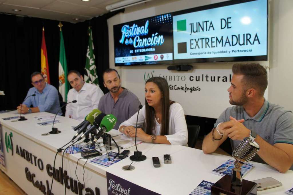 La directora general del IJEX destaca la oportunidad que supone para la música joven el Festival de la Canción de Extremadura