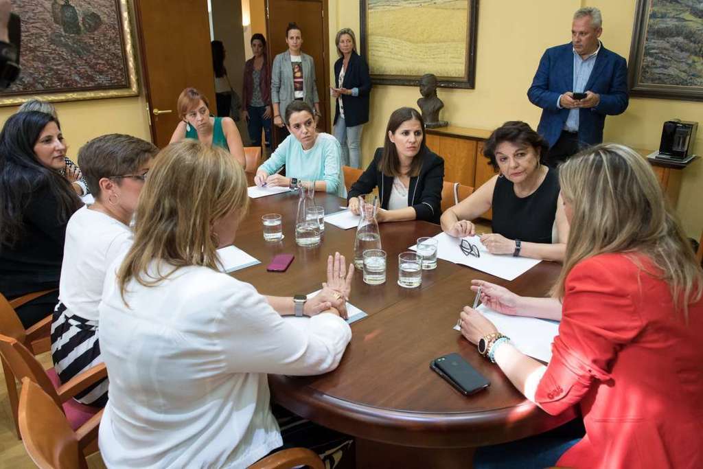 Junta y Gobierno central destacan la implicación de Extremadura en la aplicación del Pacto de Estado contra la Violencia de Género