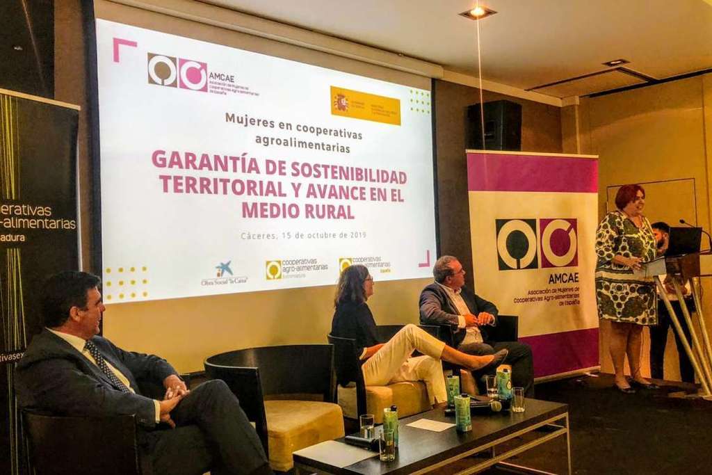 Begoña García pone en valor la titularidad compartida y la paridad en órganos de decisión para visibilizar más a la mujer rural