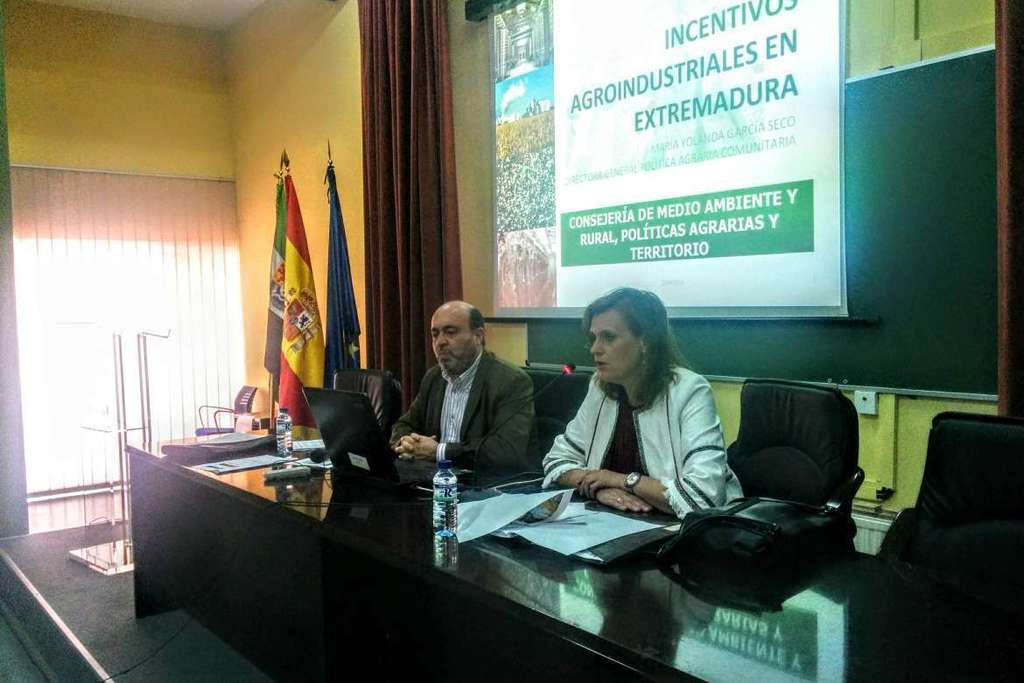 Extremadura traslada al sector las claves de la convocatoria de incentivos agroindustriales a los que destina 30 millones de euros