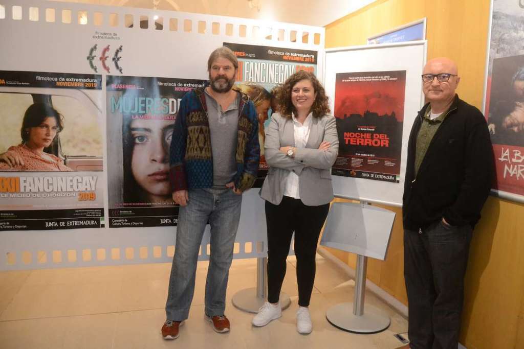 ‘Fancinegay’, ‘Fotogramas con hombreras’, ‘Mujeres de cine’ y cine de terror, protagonistas de noviembre en Filmoteca de Extremadura