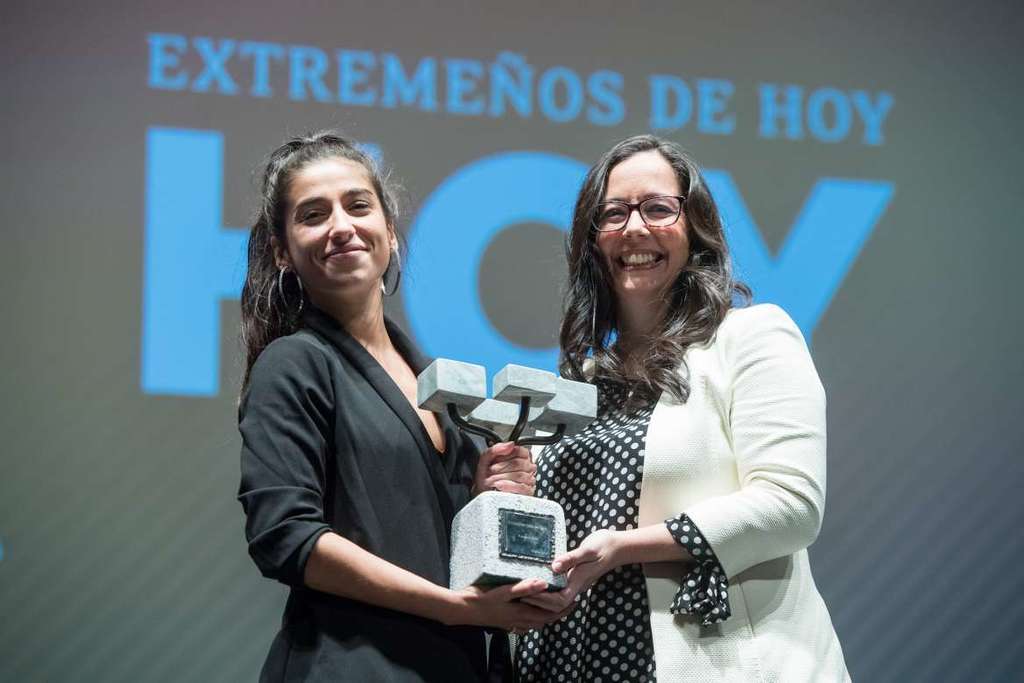 Fernández Vara asiste a la entrega de los premios ‘Extremeños de HOY 2019’